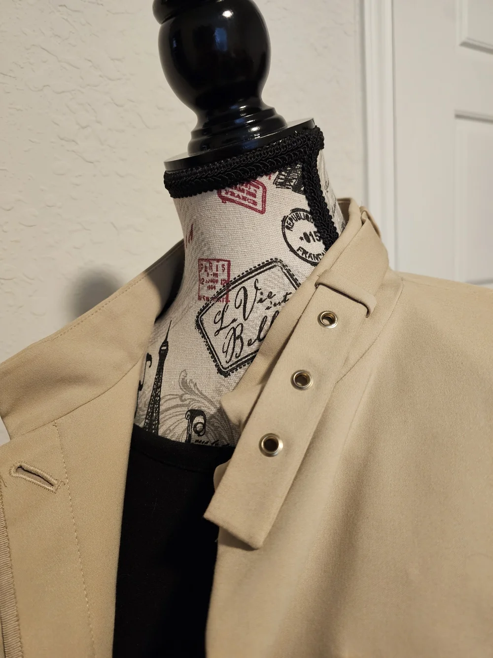 Ann Taylor Beige Women's Military-Style Blazer - Picture 7 of 9